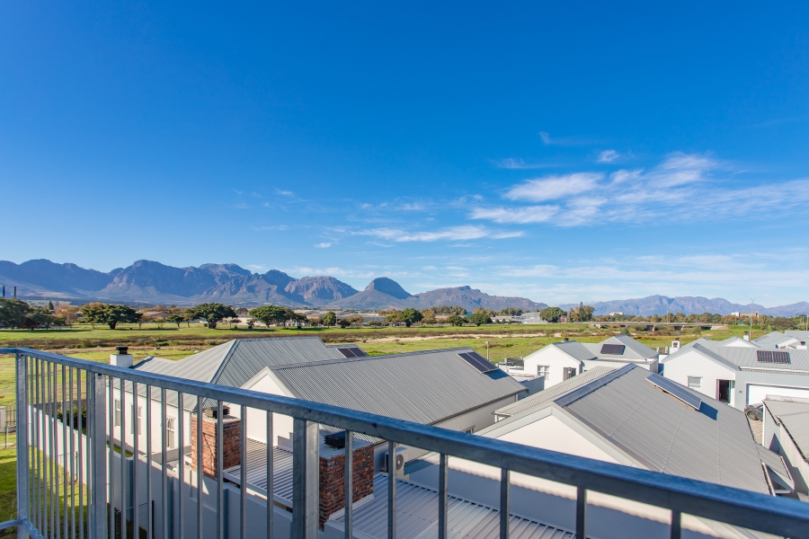 To Let 2 Bedroom Property for Rent in Honeydew Country Estate Western Cape